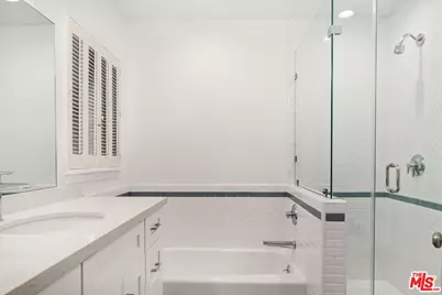 6204 S Corning Ave, Los Angeles, CA 90056 - Photo 27