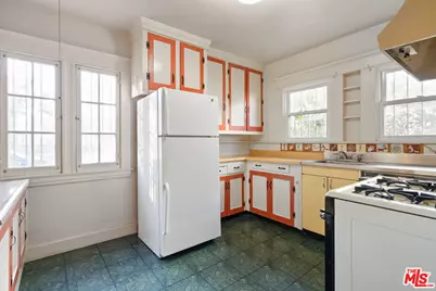 806 S Cochran Ave, Los Angeles, CA 90036 - Photo 15