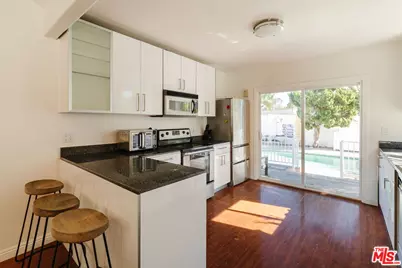 2060 High Tower Dr, Los Angeles, CA 90068 - Photo 17