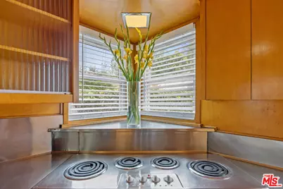 210 S Bundy Dr, Los Angeles, CA 90049 - Photo 9