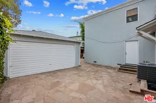 210 S Bundy Dr, Los Angeles, CA 90049 - Photo 29