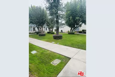 810 W Compton Blvd #16, Compton, CA 90220 - Photo 1