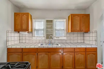 4628 10th Ave, Los Angeles, CA 90043 - Photo 5