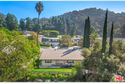 11453 Dona Dorotea Dr, Studio City, CA 91604 - Photo 27