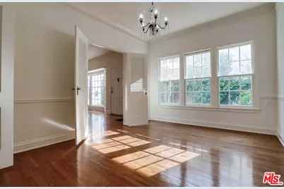 439 S Palm Dr, Beverly Hills, CA 90212 - Photo 19