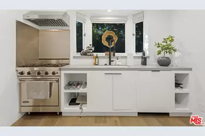 27405 Pacific Coast Hwy #2, Malibu, CA 90265 - Photo 31