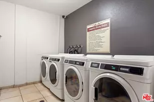 620 S Gramercy Pl, Los Angeles, CA 90005 - Photo 17