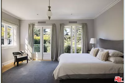 12770 S Bristol Cir, Los Angeles, CA 90049 - Photo 17