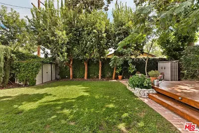 6910 Cantaloupe Ave, Van Nuys, CA 91405 - Photo 35