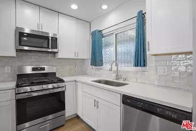 20243 Valerio St, Winnetka, CA 91306 - Photo 7