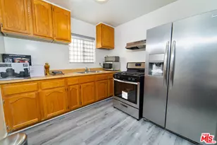 523 S Wilton Pl, Los Angeles, CA 90020 - Photo 15
