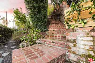 12458 Laurel Terrace Dr, Studio City, CA 91604 - Photo 23