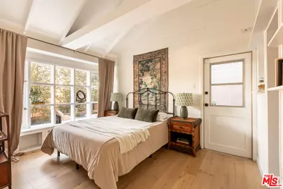 12458 Laurel Terrace Dr, Studio City, CA 91604 - Photo 11