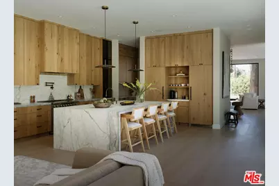 23346 Collins St, Woodland Hills, CA 91367 - Photo 9