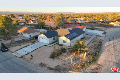 8749 Holly Ave, California City, CA 93505 - Photo 43