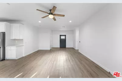 8749 Holly Ave, California City, CA 93505 - Photo 13