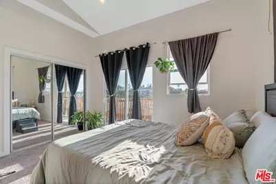 6178 Aldama St, Los Angeles, CA 90042 - Photo 25