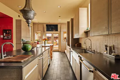 2774 La Castana Dr, Los Angeles, CA 90046 - Photo 5