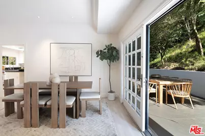 1132 Chantilly Rd, Los Angeles, CA 90077 - Photo 13