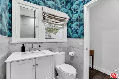 911 S Victoria Ave, Los Angeles, CA 90019 - Photo 51
