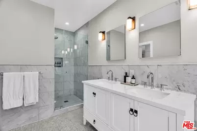 911 S Victoria Ave, Los Angeles, CA 90019 - Photo 43