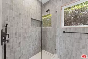 8833 Ashcroft Ave, West Hollywood, CA 90048 - Photo 25