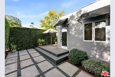 8833 Ashcroft Ave, West Hollywood, CA 90048 - Photo 3