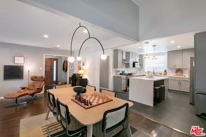 2415 8th Ave, Los Angeles, CA 90018 - Photo 27