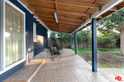 2415 8th Ave, Los Angeles, CA 90018 - Photo 47