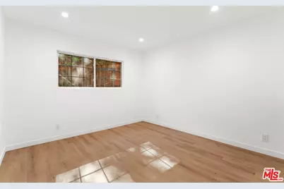 4800 Topeka Dr, Tarzana, CA 91356 - Photo 29