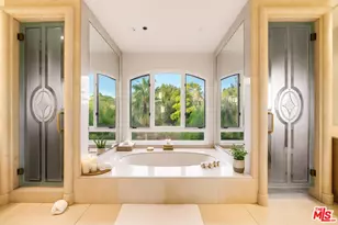 1136 Calle Vista Dr, Beverly Hills, CA 90210 - Photo 31