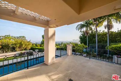 1136 Calle Vista Dr, Beverly Hills, CA 90210 - Photo 21