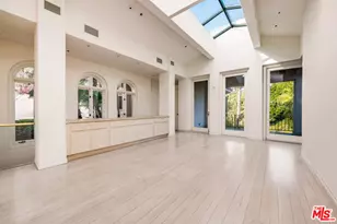 1136 Calle Vista Dr, Beverly Hills, CA 90210 - Photo 11