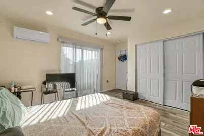 2046 W 112th St, Los Angeles, CA 90047 - Photo 21