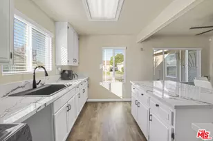 2046 W 112th St, Los Angeles, CA 90047 - Photo 13