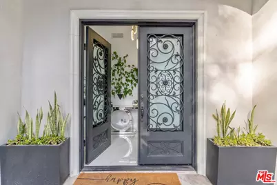 4854 Brewster Dr, Tarzana, CA 91356 - Photo 11