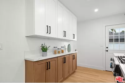 1412 W 111th St, Los Angeles, CA 90047 - Photo 9
