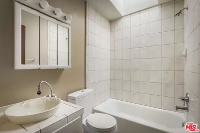 1017 Pearl St #E, Santa Monica, CA 90405 - Photo 17