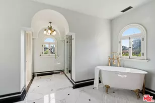 455 Lorraine Blvd, Los Angeles, CA 90020 - Photo 29