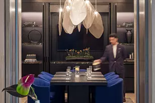 9200 Wilshire Blvd, Beverly Hills, CA 90212 - Photo 11