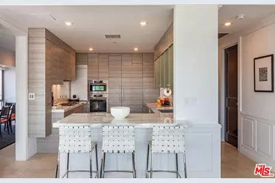 10727 Wilshire Blvd #1702, Los Angeles, CA 90024 - Photo 9