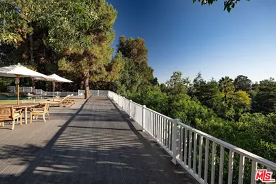 655 N Faring Rd, Los Angeles, CA 90077 - Photo 23