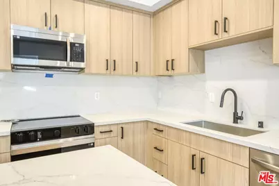 10828 Hesby St, North Hollywood, CA 91601 - Photo 45