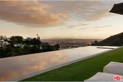 2402 Carman Crest Dr, Los Angeles, CA 90068 - Photo 23