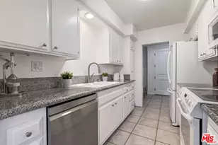 809 S Bundy Dr, Los Angeles, CA 90049 - Photo 15