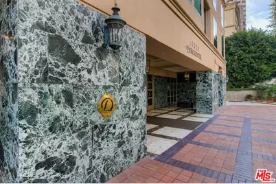 10520 Wilshire Blvd #905, Los Angeles, CA 90024 - Photo 17