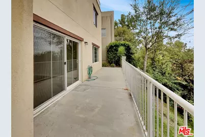 5692 Como Cir #34, Woodland Hills, CA 91367 - Photo 21