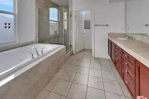 5692 Como Cir, Woodland Hills, CA 91367 - Photo 19