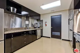 10430 Wilshire Blvd, Los Angeles, CA 90024 - Photo 23