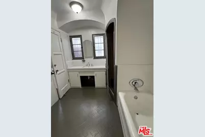 4010 W Adams Blvd, Los Angeles, CA 90018 - Photo 17